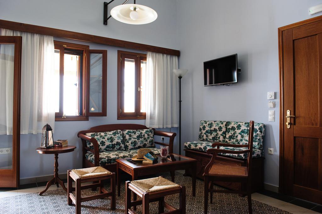קיוטארי Alisahni Beachfront Villas מראה חיצוני תמונה