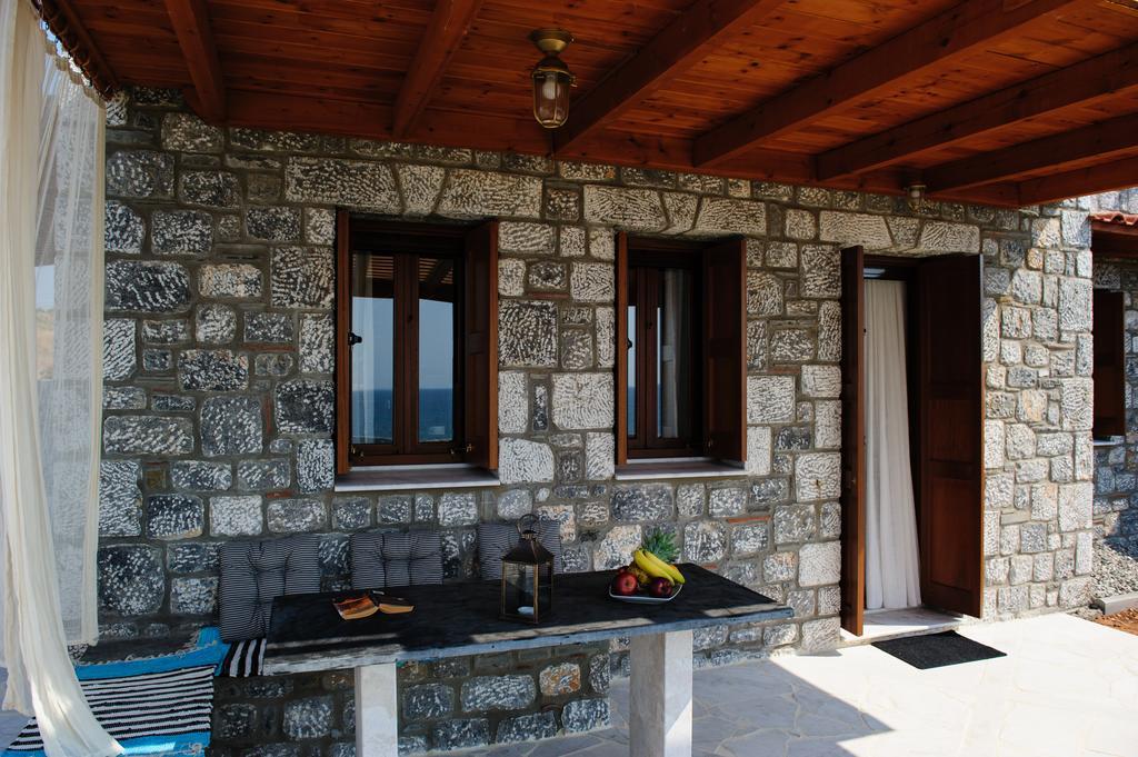 קיוטארי Alisahni Beachfront Villas מראה חיצוני תמונה