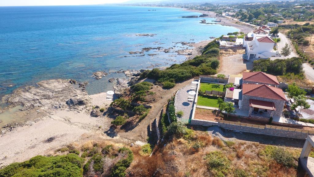 קיוטארי Alisahni Beachfront Villas מראה חיצוני תמונה